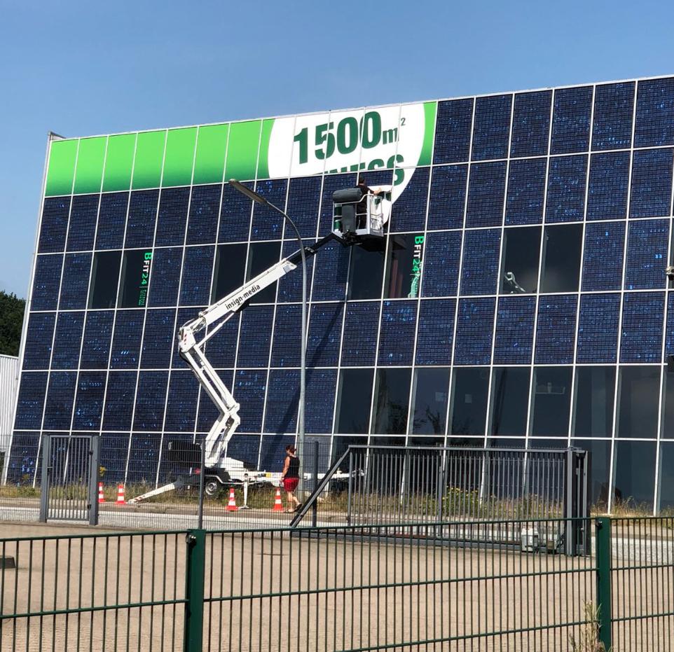 Montage Gebäude beklebung Montage